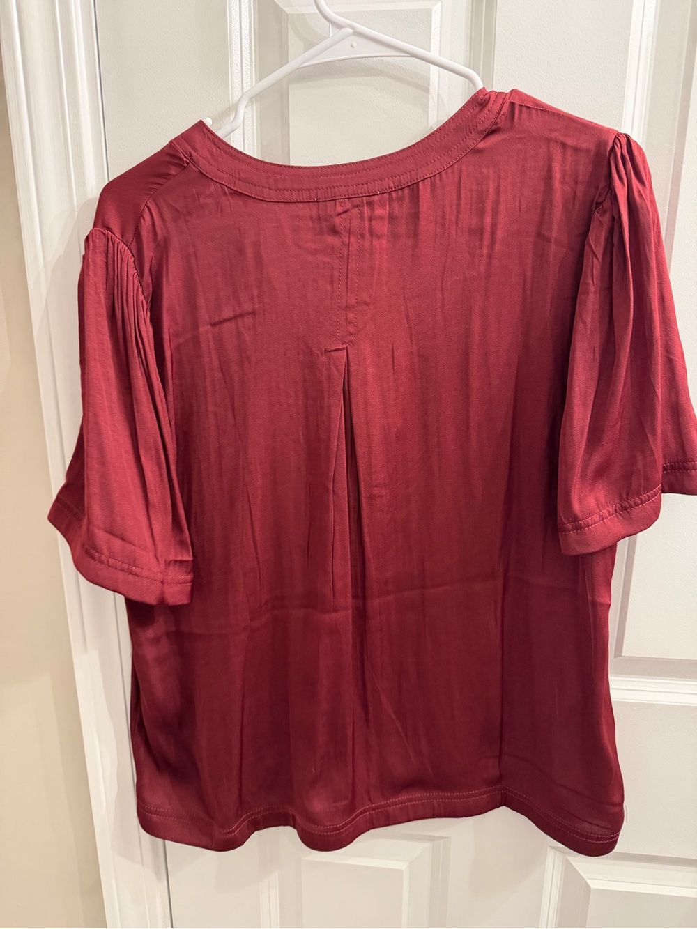 nine britton Short Sleeve Tee in Wine Red